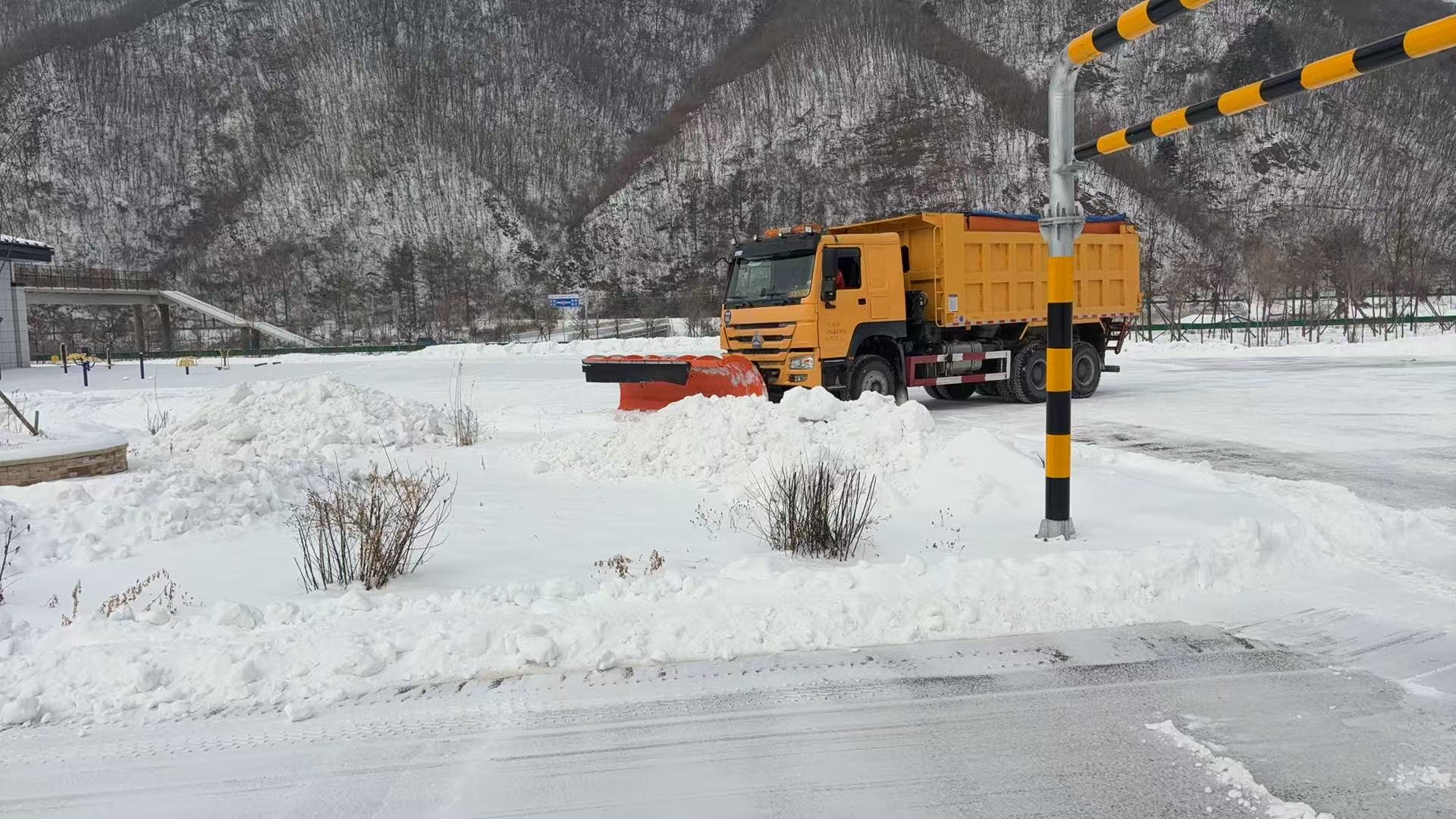 2012558775677108224.jpg 桓集除雪1.jpg